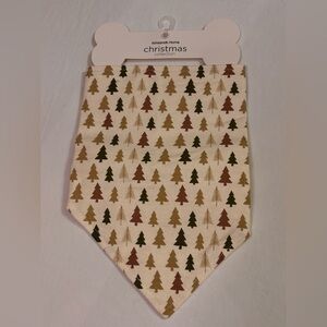 KIRKLAND’S HOME CHRISTMAS COLLECTION Christmas Tree Pattern Pet Bandana 22”x10”